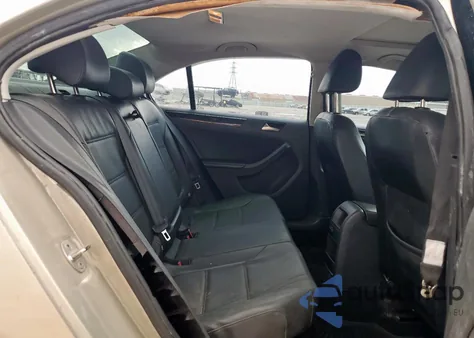 2015 Volkswagen Jetta Tdi z USA, uszkodzony, nr VIN 3VWLA7AJ3FM306865